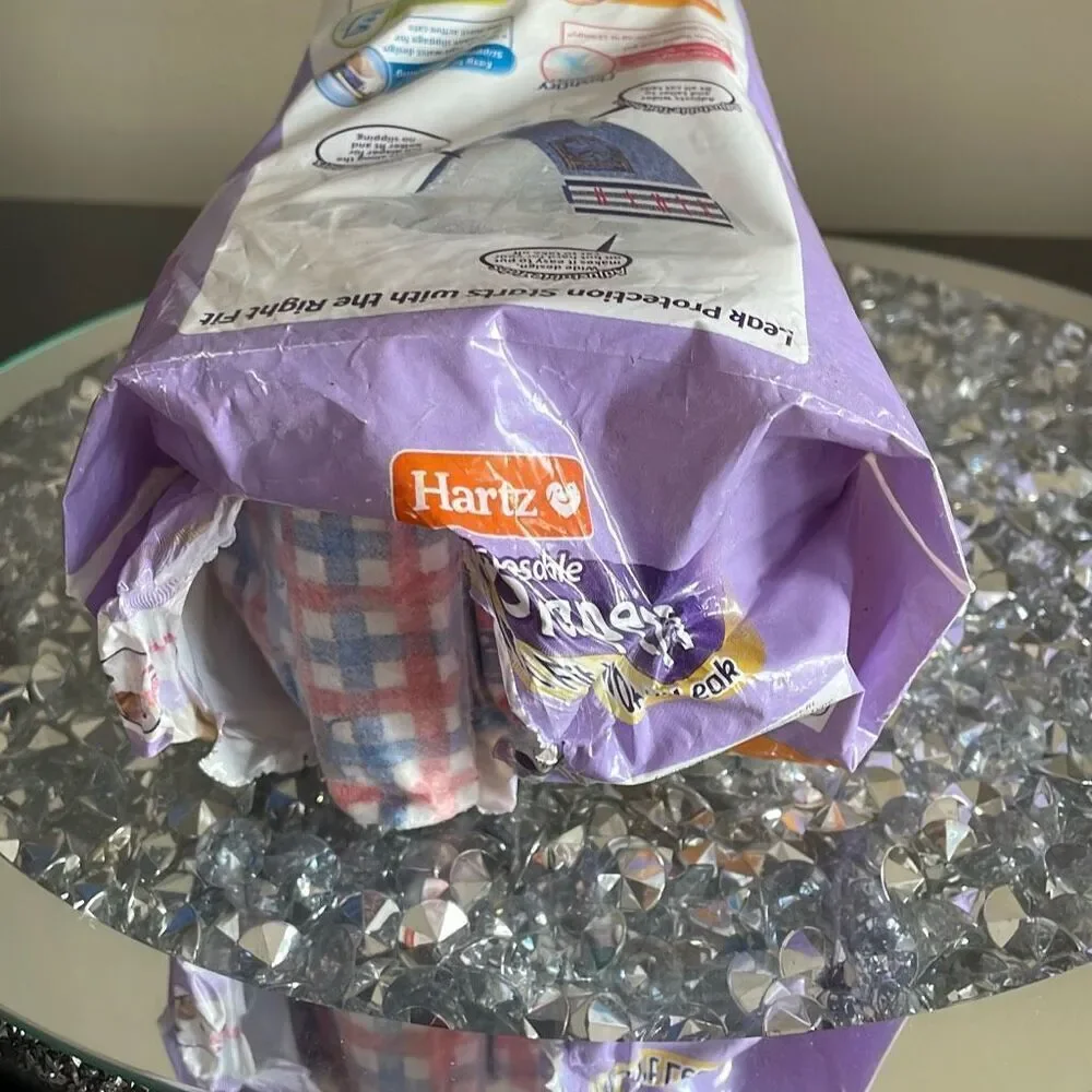 Hartz cat disposable cat diapers opened package 11 cat diapers Size small